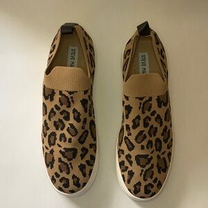 Steve Madden Tan and Black Animal Print Slip-Ons (273)